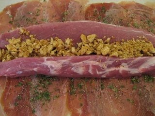 Tenderloin halves and apples